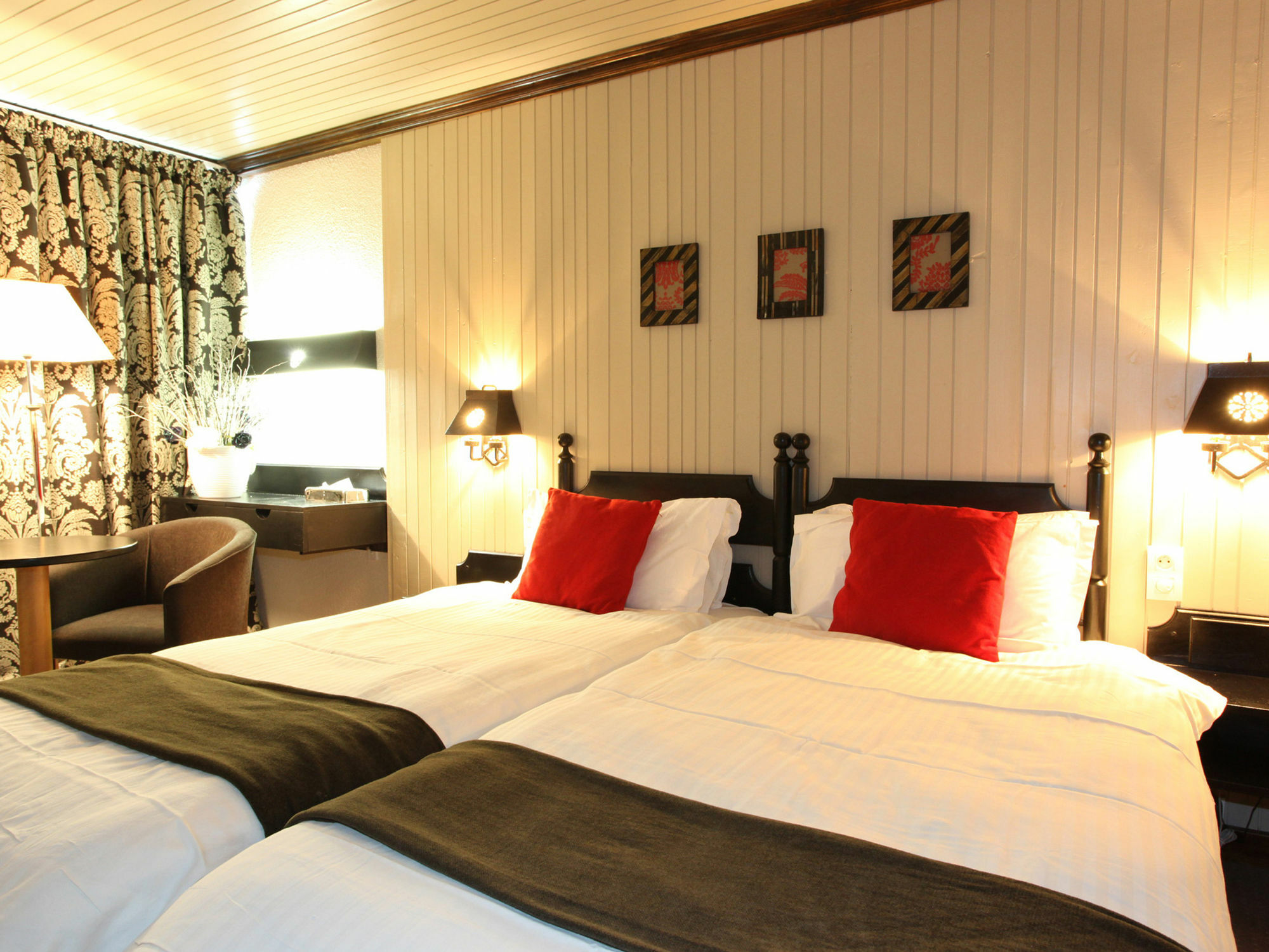 Chalet Hotel Le Val D'Isere Экстерьер фото